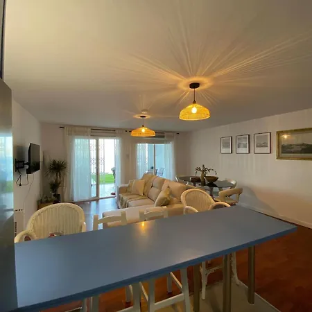Stunning Beachfront Διαμέρισμα