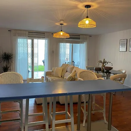 Stunning Beachfront Διαμέρισμα Manilva